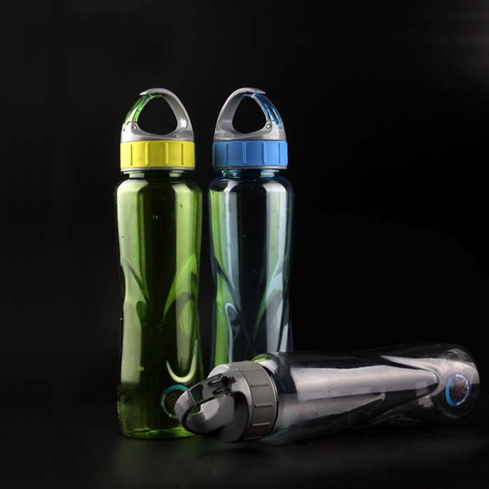 Fashion Design Top Quality Custom Logo 700ml Sports Bottle with BPA Free Material