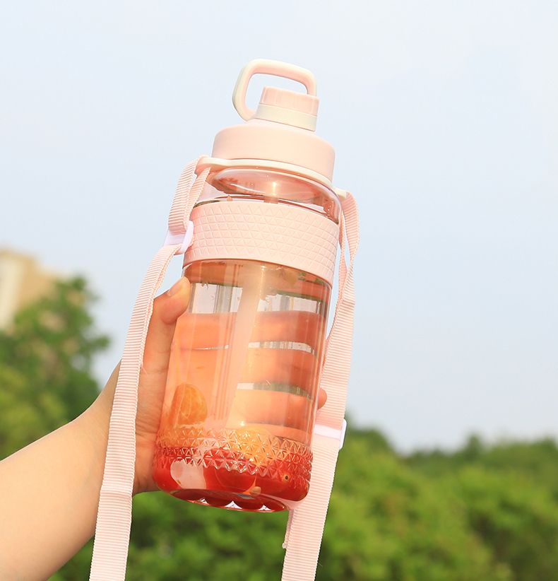 2500ml Large Volume Easy to Carry Clear Water Bottle